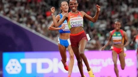 Beatrice Chebet se prepara para el doblete