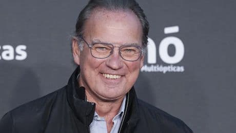 Bertín Osborne presume de físico a los 70 años durante una escapada en barco