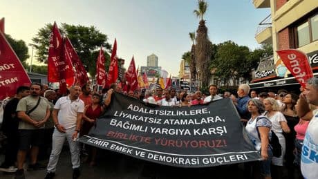 İzmir'de hasta ve siyasetçi tutuklular için yürüyüş: “Hasta ve siyasi tutsaklar serbest bırakılsın”