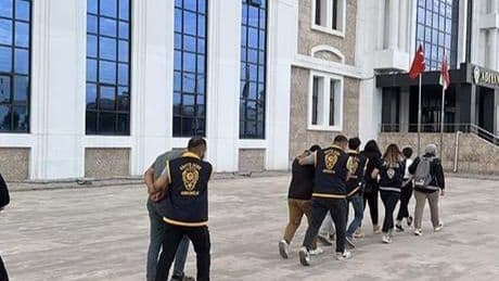 Masaj salonlarına fuhuş operasyonu: 7 şüpheli gözaltına alındı