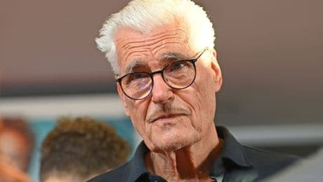 Film-Ikone Sky du Mont (78) befürwortet Sterbehilfe