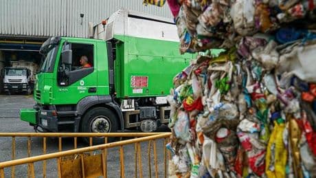 Bilbao sube un 45% la tasa de basuras y congela el resto de impuestos