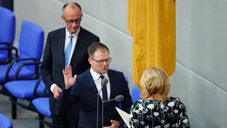 Bei Vereidigung im Bundestag - Diese Minister verzichten auf Gottesformel