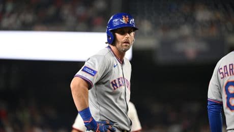 Jeff McNeil out of Mets lineup while dealing with shoulder discomfort ‘big time’