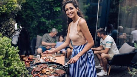 Enorm aanbod aan BBQ’s, maar welke moet je hebben? Deze steken de experts zelf aan