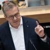 Besuch im Tierpark: Finanzsenator Evers ist bekennender Tierpark-Fan