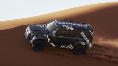 Defender ya trabaja en su coche para el Dakar 2026 y anuncia sus dos primeros pilotos