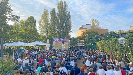 Public Viewing in Berlin | Kreuzberg guckt EM-Fußball