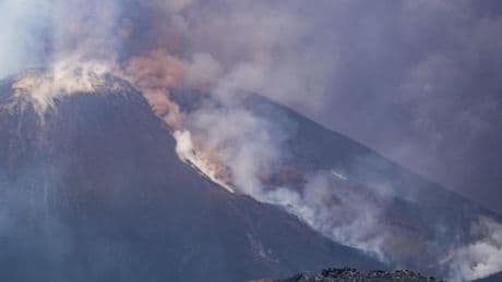Rauch, Feuer und Explosionen am Ätna: Touristen fliehen panisch