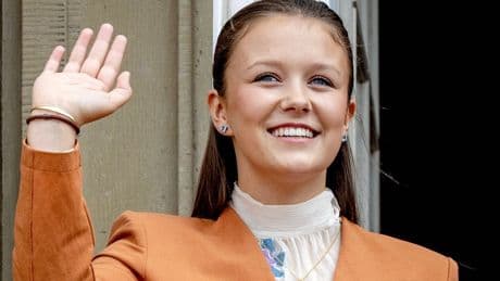 Dänemark: Prinzessin Isabella überrascht bei Konzert mit obszönem Shirt