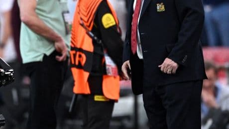 ‘What did he expect?’ – Sir Alex Ferguson looks ‘absolutely disgusted’ in new footage from Man Utd Europa League loss