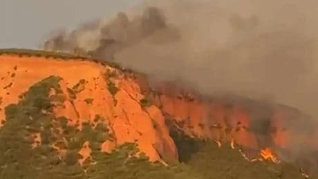 Un incendio en León empeora y amenaza Las Médulas, Patrimonio de la Humanidad
