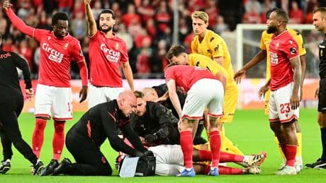 Dramatische Bilder aus Belgien - Fußball-Profi hat epileptischen Anfall auf dem Platz