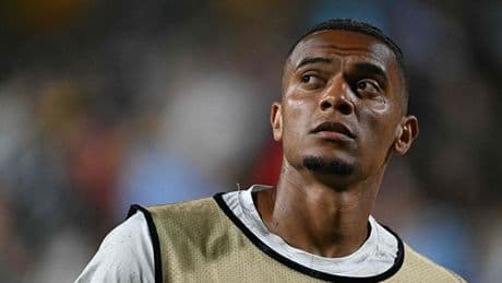Mou'nun gözdesi Manuel Akanji