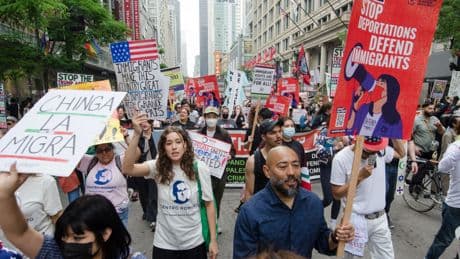 Chicago'da göçmenlere yönelik operasyonlar protesto edildi