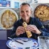 Luc Bellings vindt de perfecte pannenkoeken, maar proeft ook een 1/10: “Net zeemvellen uit een koersbroek”