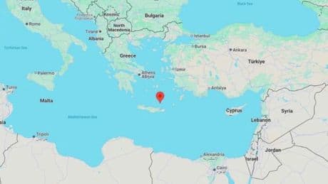 Crete earthquake sparks tsunami fears as tourists told to 'reach higher ground'