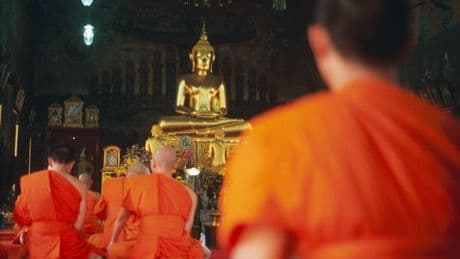 Woman who 'seduced and blackmailed Buddhist monks' caught by Thai police