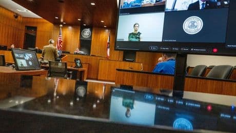 Attentat auf Kirk - Mutmaßlicher Täter erstmals vor Gericht