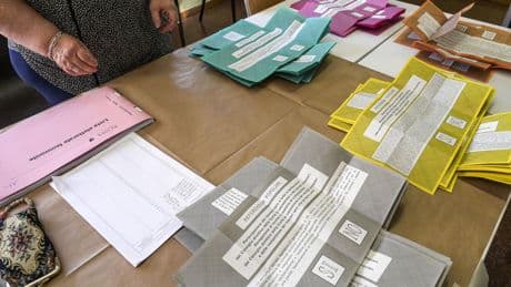 Referendum, l’elettore che non ritira la scheda è considerato non votante