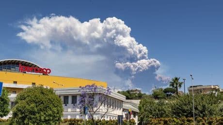 Brits holidaying in Sicily speak out as they witness Mount Etna erupt