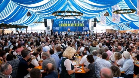 Volksfest in Niederbayern: Parteien treten zum politischen Schattenboxen am Gillamoos an
