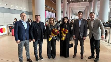 Hagi ve Popescu UEFA Kupası zaferinin yıl dönümü için İstanbul’a geldi