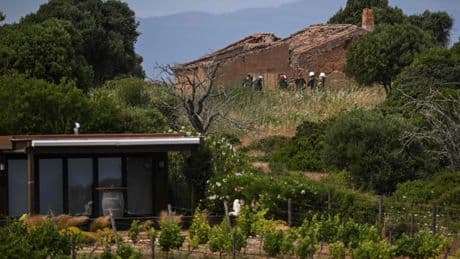 La urbanización donde la Policía investiga el caso Madeleine McCann 18 años después de su desaparición: lujo rodeado de descampados y apariencia fantasmal