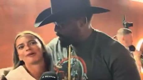 ‘Don’t come at me like that’ – Awkward moment Derek Chisora is rejected by woman after asking her out for dinner