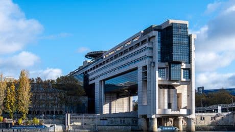 Sécurité sociale : les pistes de redressement des comptes discutées mardi à Bercy
