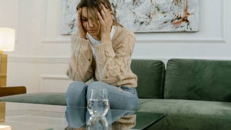 La generación que llora en silencio: ansiedad, depresión y autolesiones
