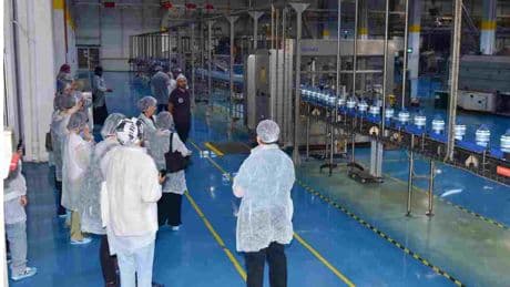Gençler, Bursa Su’yun üretimden satışa olan yolculuğunu yerinde gördüler