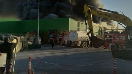 Gönen'deki fabrika yangınında ölen 2 işçinin ailelerinden DNA örneği alındı