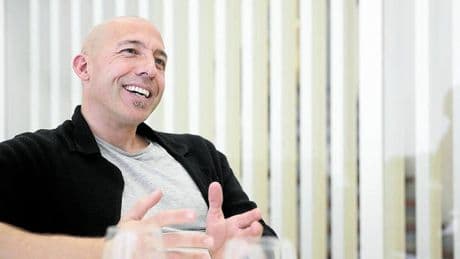 «Pekín premia el afán de superación y nosotros alentamos la pereza»