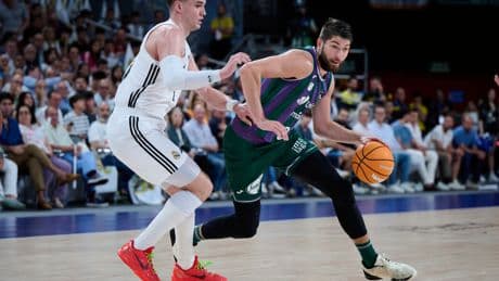 El Unicaja cierra el '4' con la renovación de Killian Tillie