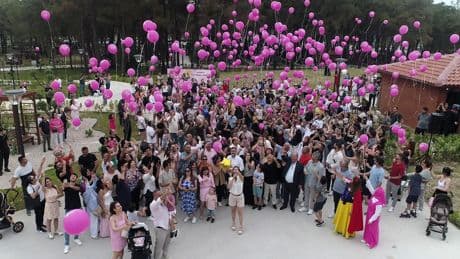 Balonlar bu defa kampanyası tamamlanan SMA'lı Arven için gökyüzüne bırakıldı