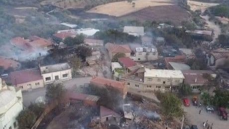 Çanakkale'de yanan alanlar ve evler görüntülendi