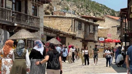 Frig Vadisi bu bayramda ziyaretçilerin gözdesi oldu