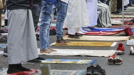 Frères musulmans : un rapport-choc décrit des municipalités sous influence de l’islam politique