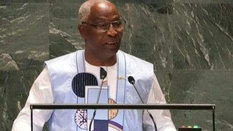 Présidentielle en Guinée: depuis Abidjan, le Premier ministre avance la date de décembre 2025