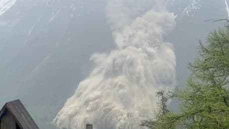 Suisse : les images de l’effondrement d’un glacier qui a détruit le village de Blatten