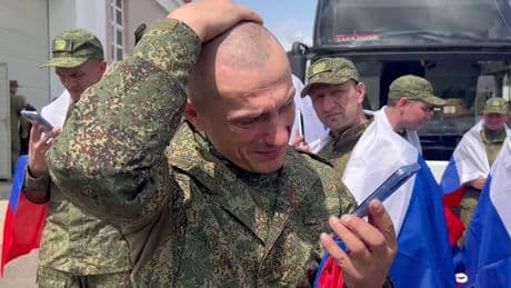 L'Ukraine et la Russie annoncent avoir échangé des prisonniers de guerre "blessés et malades"