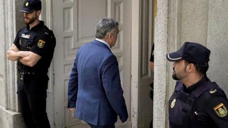 La prisión para Cerdán noquea a Sánchez y convierte su comparecencia en el Congreso en un ensayo de cuestión de confianza