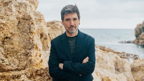 Roc Casagran, escritor: "Ni a las flores ni a los puñales les doy mucha importancia"