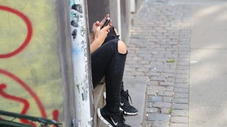 Perfil del menor desaparecido en España: la mayoría son chicas adolescentes que se fugan del hogar y sufren problemas de salud mental