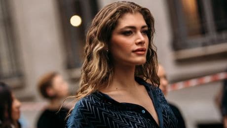 Cómo aplicar la base de maquillaje con espátula: la técnica que arrasa en redes sociales