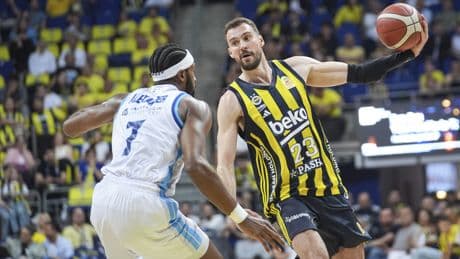 Fenerbahçe Beko seride öne geçti