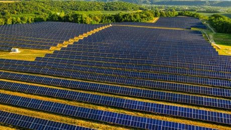 El boom renovable choca con el muro invisible: España tiene más energía verde que nunca pero el sistema no la aguanta