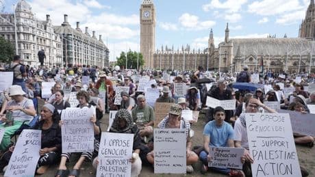 Protesters told not to give details to police at rally over Palestine Action ban