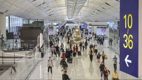 Honderden vluchten naar Hongkong geschrapt om naderende tyfoon
